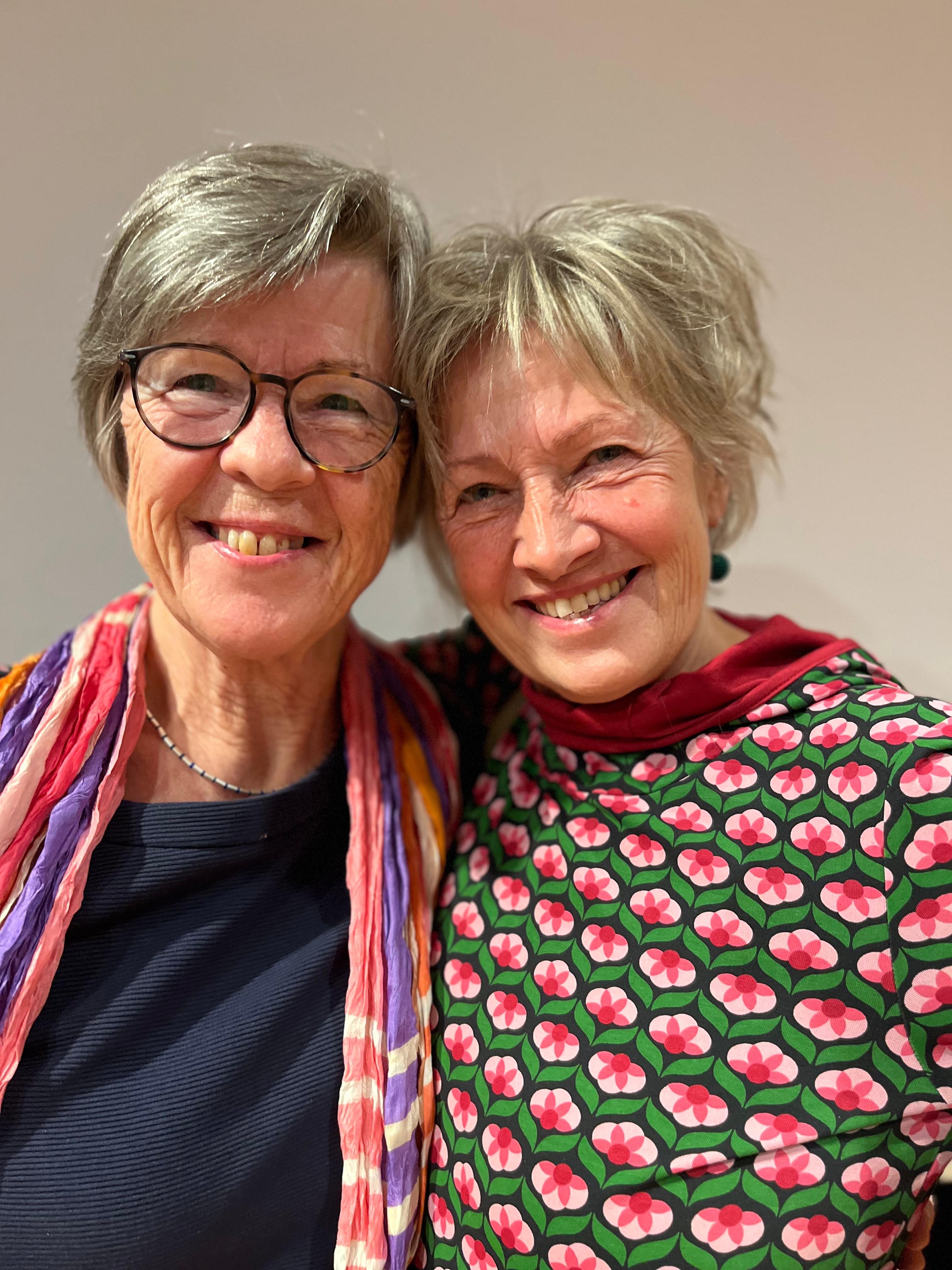 Angela Siquans & Poli Zach-Sofaly