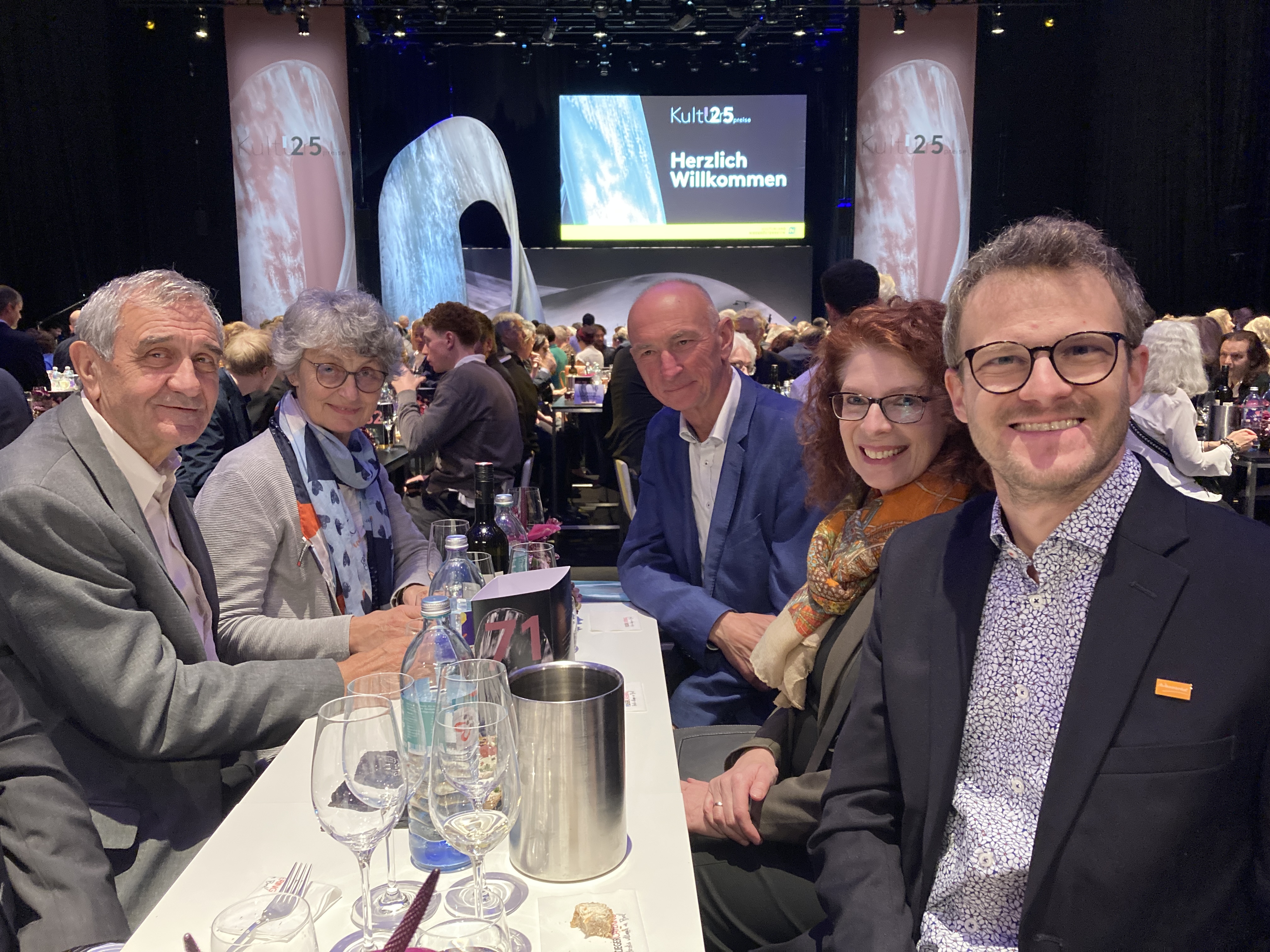 Jakob Rieder mit GF Katja Eckert, Johannes Rieder und Familie Hammermüller